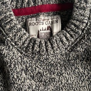 Women’s Roots Crew Neck Cabin Sweater Size Small - never laundered